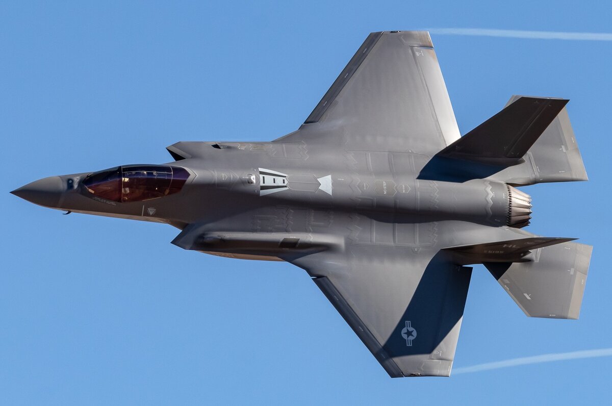 У истребителя F-35 проблемы не боевые. Источник: http://komotoz.ru/photo/aviaciya/f-35.php