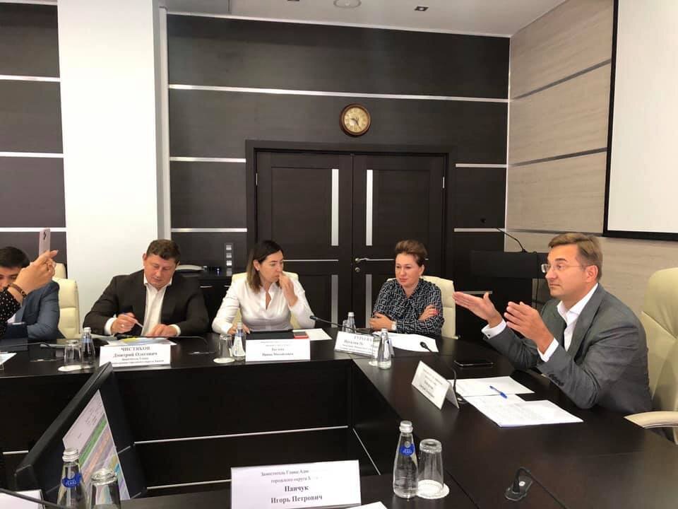 Первый заместитель Главы Администрации г.о. Химки Дмитрий Алексеевич Кайгородов проводит заседание