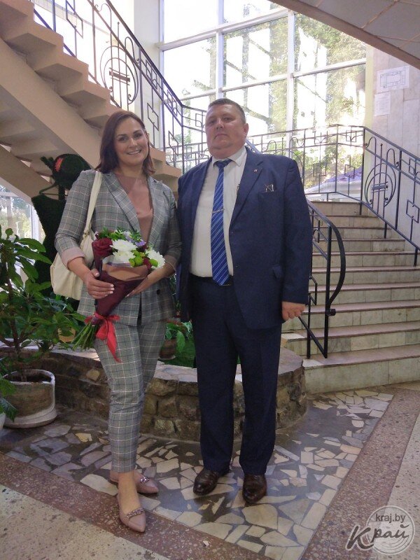 Анна Эйсмонт и председатель Вилейского райисполкома Олег Бегунец