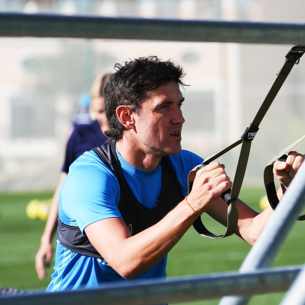 Нестареющий Юрий Жирков.