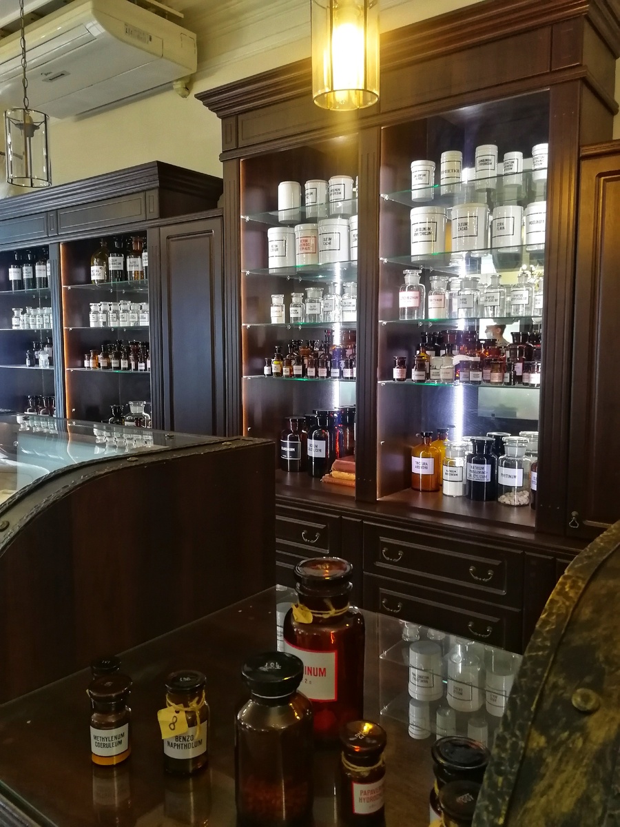 мне, пожалуйста, от бессонницы и от глупых людей