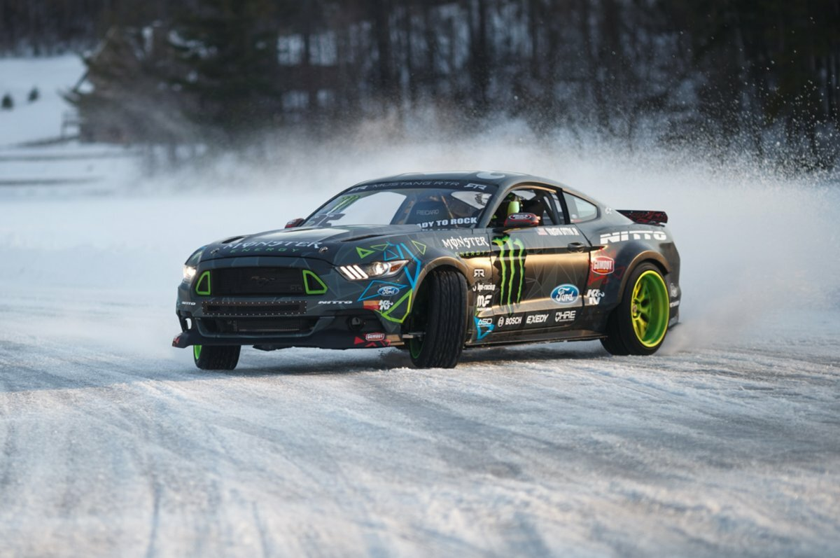 Форд Мустанг дрифт. Дрифтовый Форд Мустанг. Ford Mustang RTR Drift. Форд Мустанг 2021 дрифт.