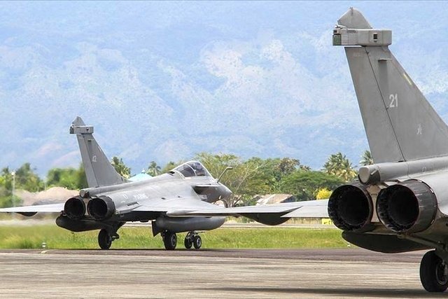 Истребители Rafale на учениях в Греции (фото с сайта Defence World) 