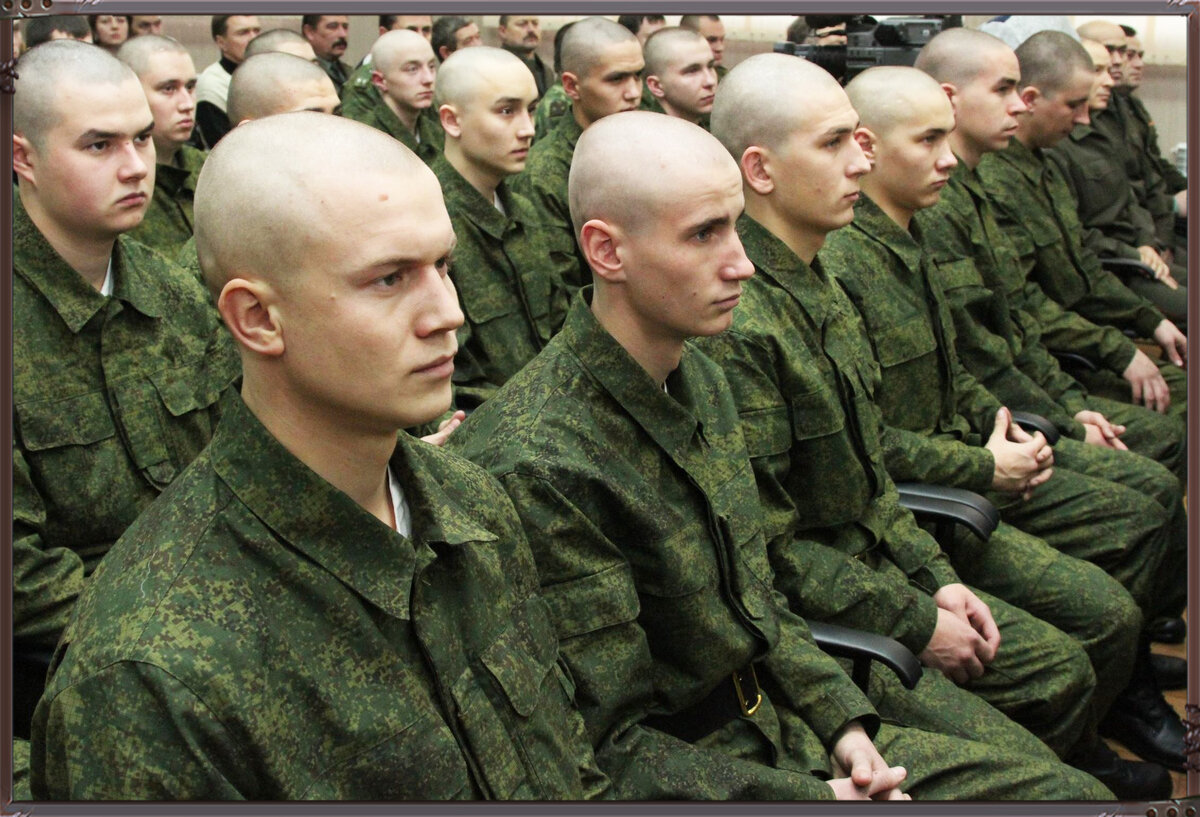 Молодые солдаты