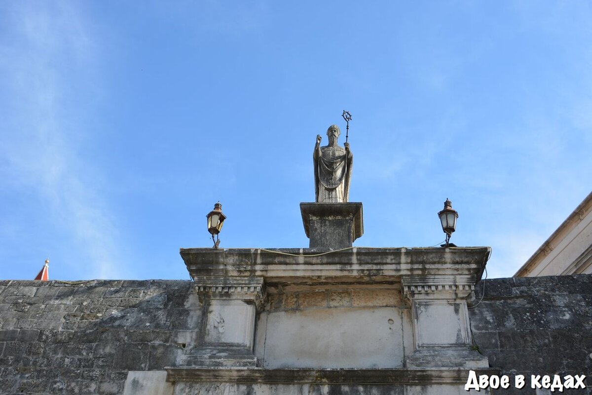 Статуя св. Иоанна