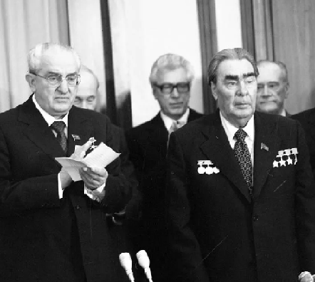 Андропов и Брежнев, ведущие политики СССР середины 1970-х годов