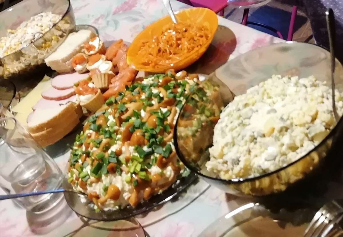 Скромный стол