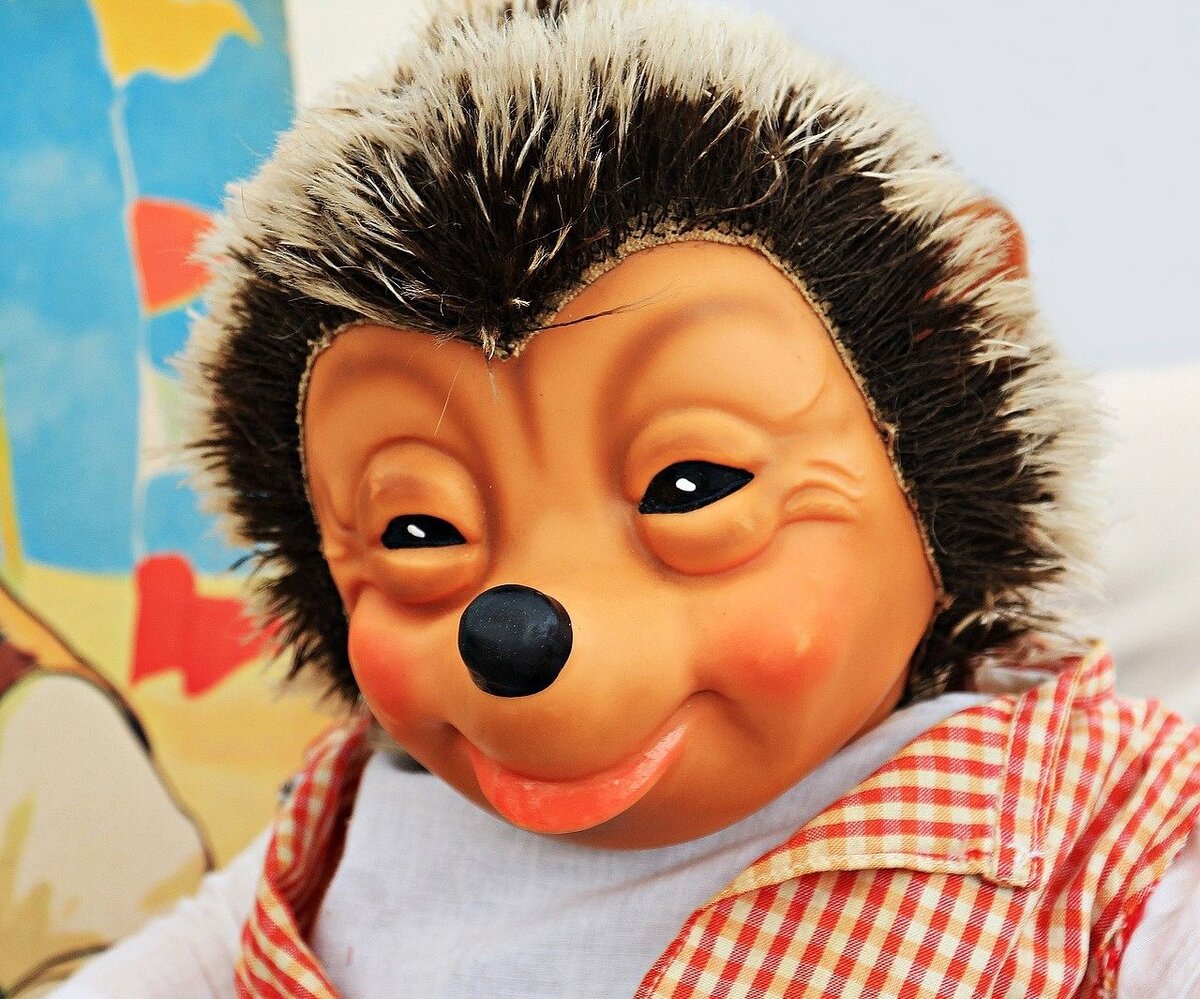 так выглядит, на мой взгляд, довольный чиновник...хочу даю...хочу забираю :))