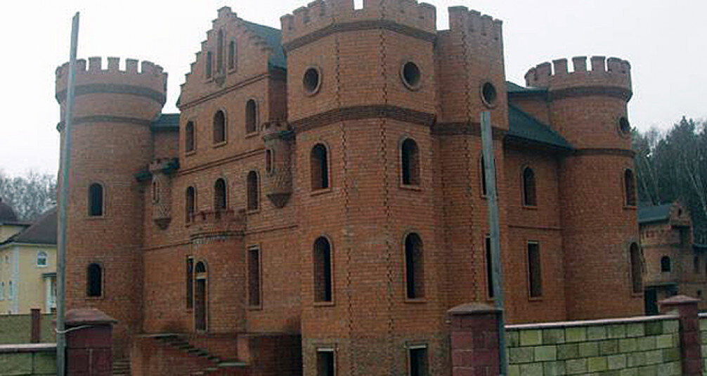 Замок из 90-х.