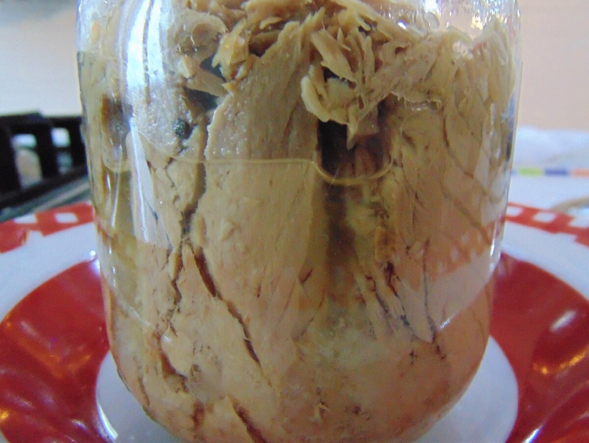 Консервированный сицилийский тунец, фото автора.