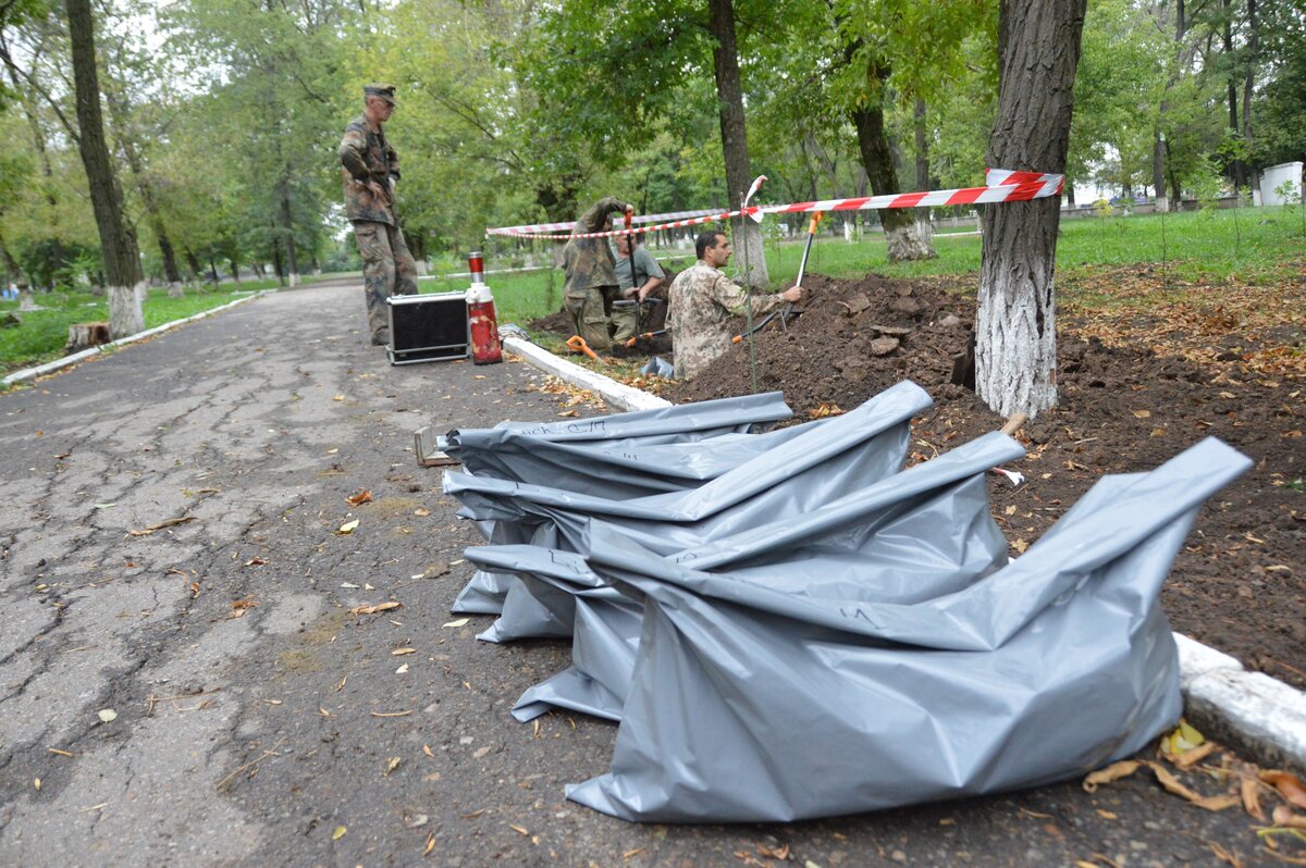 Погода лиховской ростовской обл. Парк железнодорожников Каменск-Шахтинский. Парк Победы в мкр Лиховском. МАНЬЯК В Каменске Шахтинском мкр Лиховском. Пос Лиховской Ростовская.