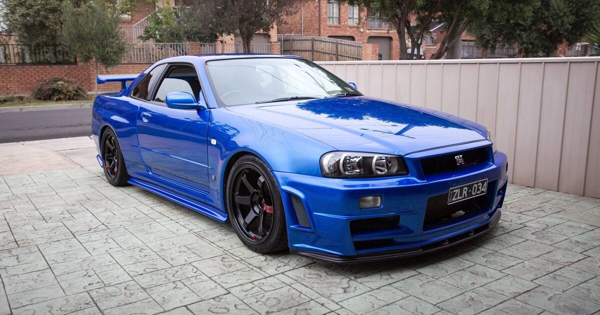 Nissan Skyline GTR R34-        