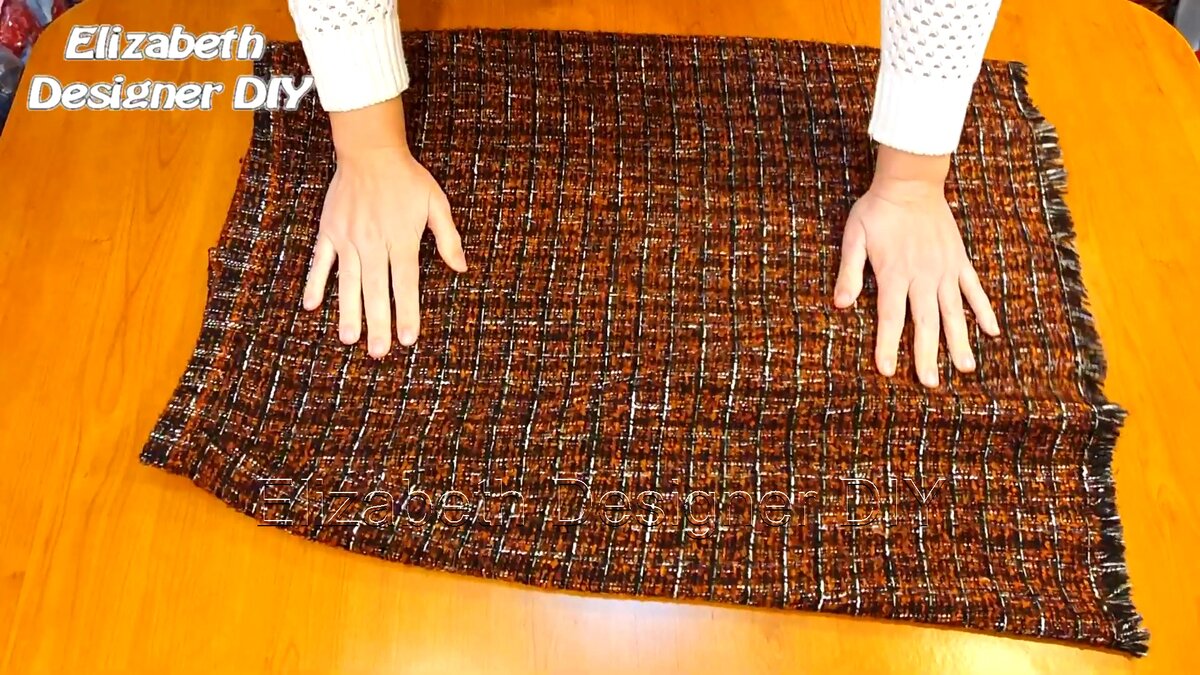 Эту замечательную юбку из натуральной шанели тоже на перевоплощение. Моль почикает раньше, чем будет повод надеть её.