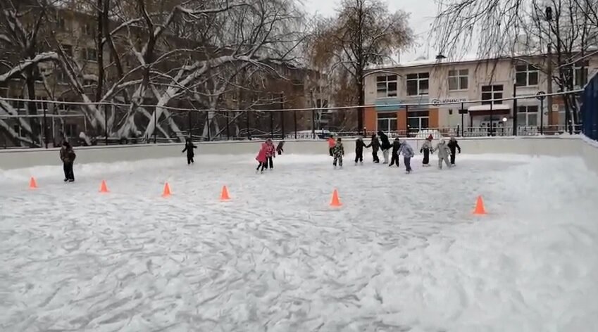 Школьный каток