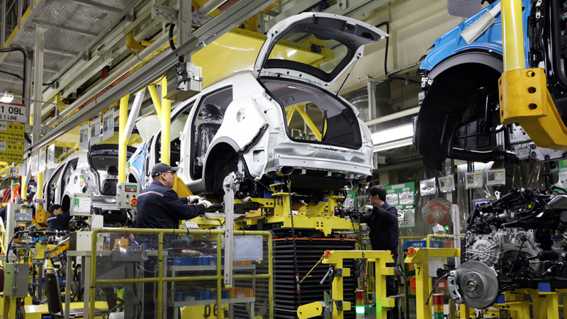 Сборочная линия на заводе «Ссанъён» в Пхёнтхэке