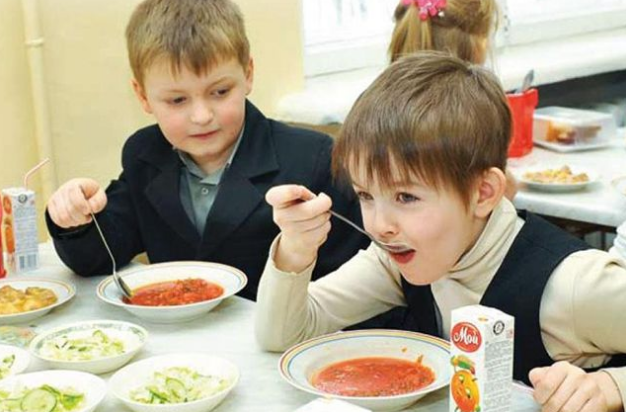 Эксперты рассказали, как приучить ребенка к здоровой еде (https://aif.ru/health/children/ostavit_bez_sladkogo_kak_priuchit_rebyonka_k_zdorovoy_ede)