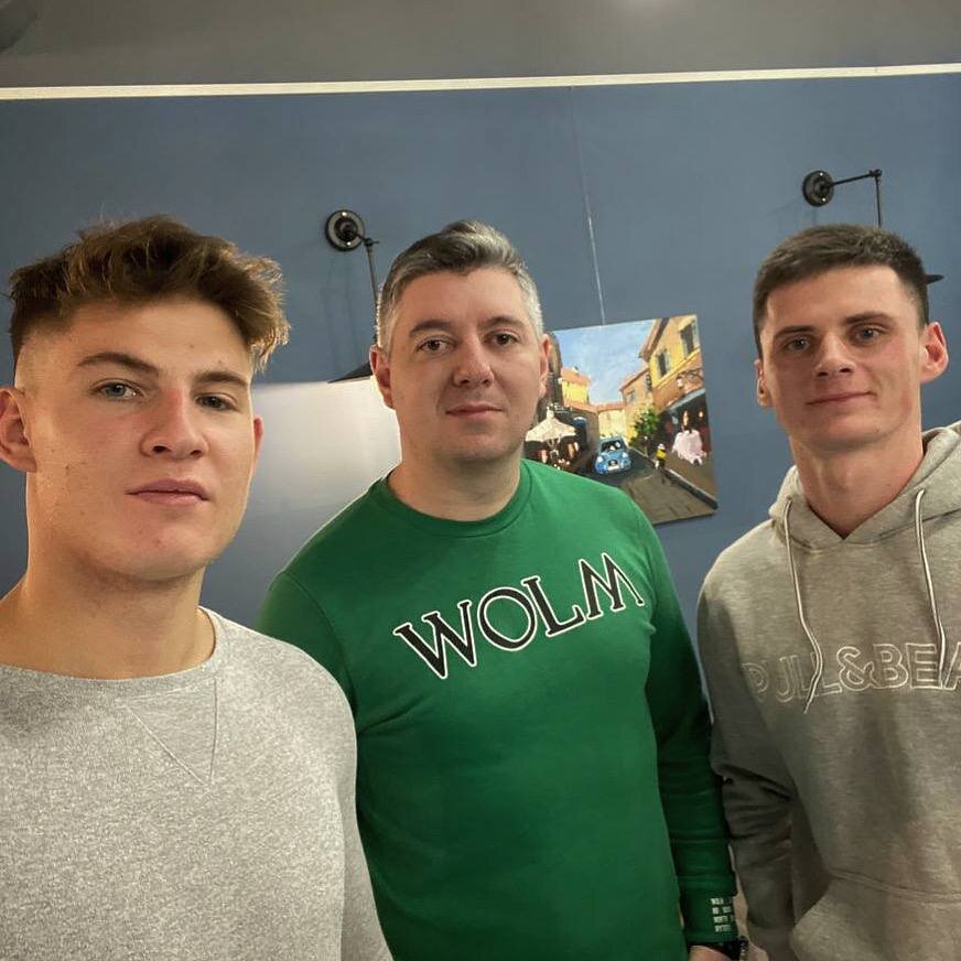 🤝Встретились с парнями, записали видео контент. Скоро всё будет на каналах👍  .
🔥Ребята ведут свои YouTube каналы так же как и я. 
Находиться в кругу единомышленников и это мотивирует📈
.
💪Пообщались по дальнейшим планам, думаю скоро ещё запишем совместный  ролик📈🎥
.
#chabanvladimir #youtubechannel #блогериукраїни #единомышленники #крутыепарни #цели #internetmarketing