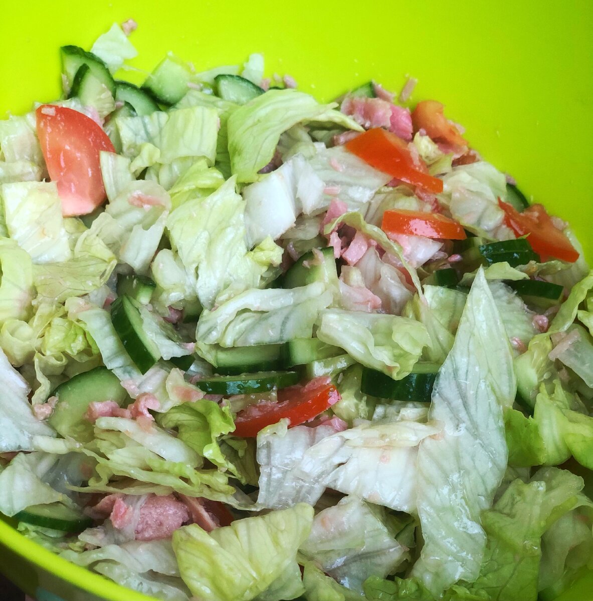 Салат из тунца с овощами. 