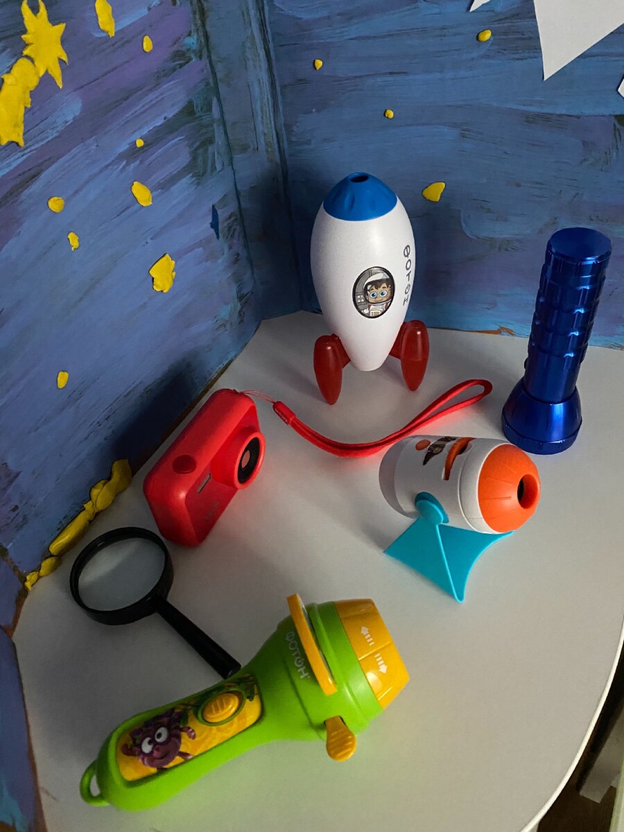 Наша полочка-зона света и тени