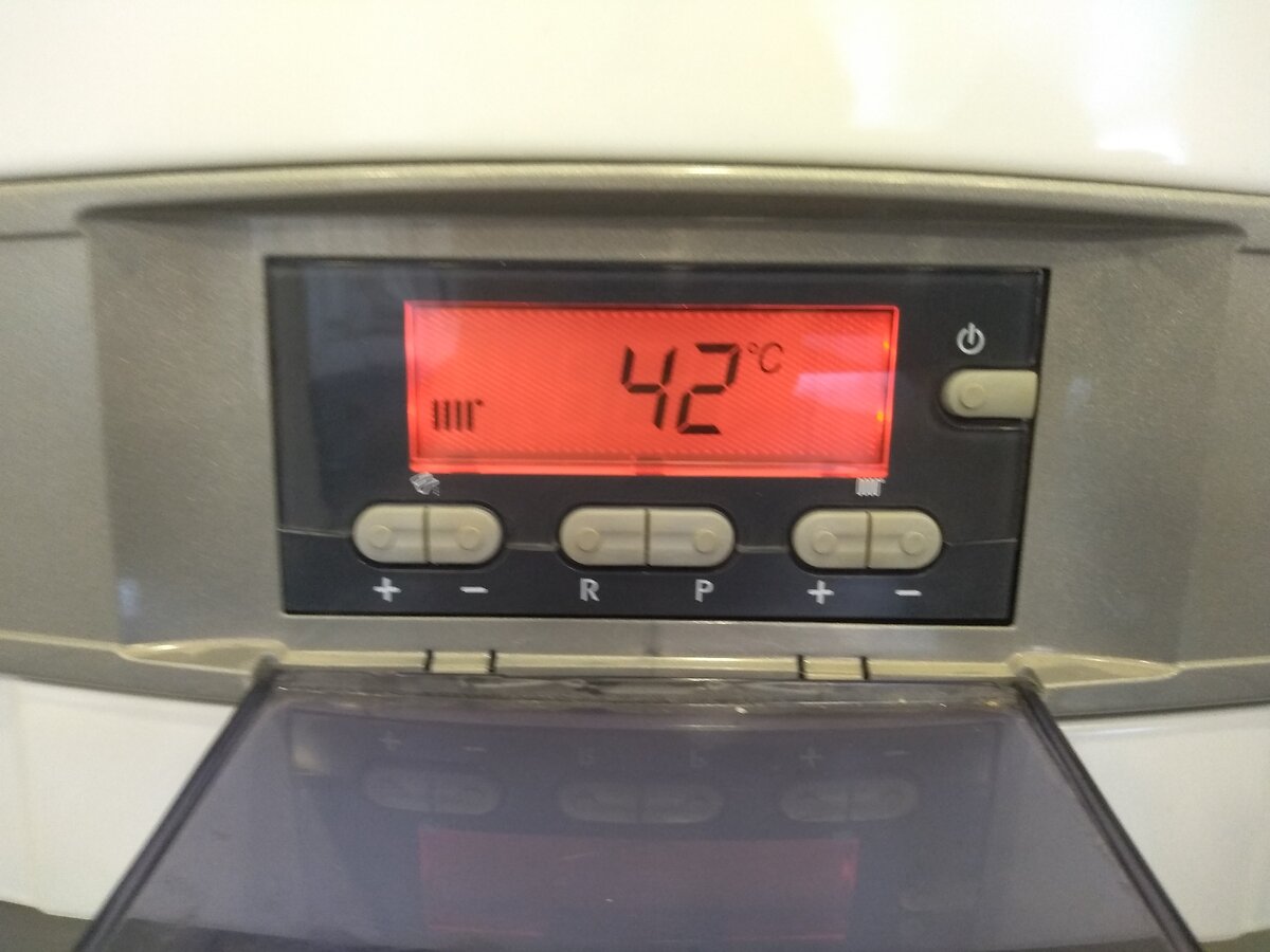 Сейчас выставил теплоноситель на 42°С. Температура теплого пола - 30°С, за окном - 20°С. @Горбунов Сергей