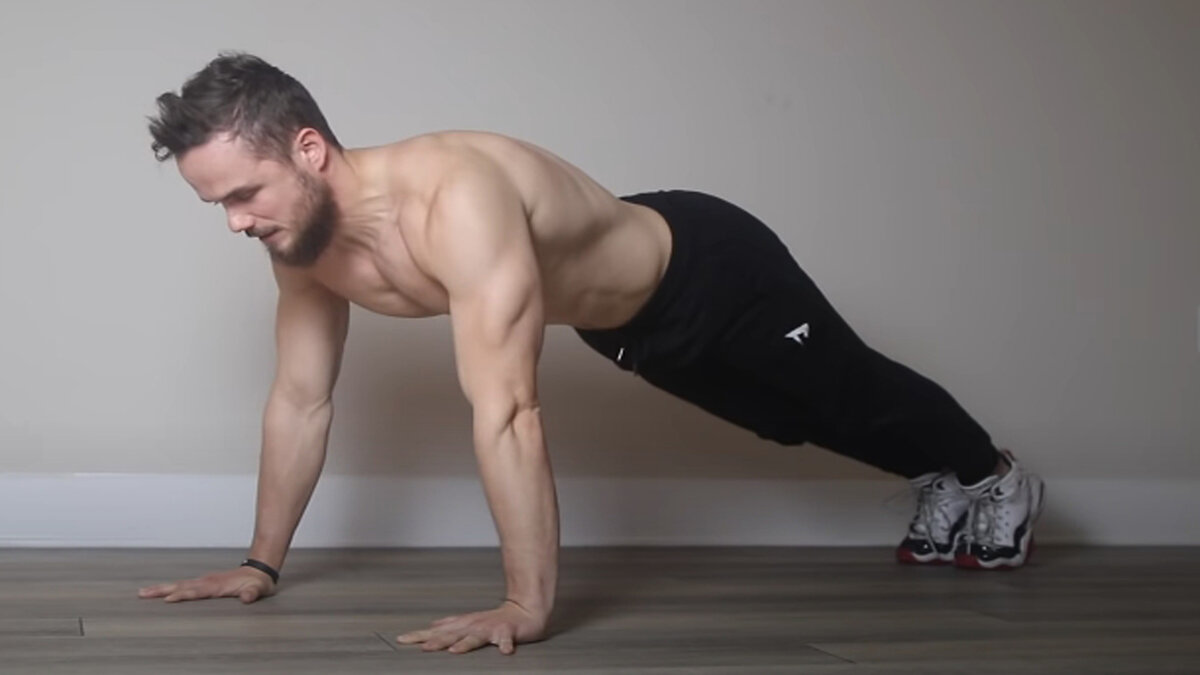 Кадр из видео: От 1 до 100 Отжиманий Вызов (СУПЕР ГРУДНЫЕ ДОМА)