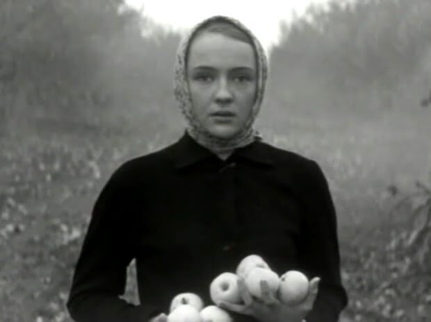 Екатерина Градова в фильме «Осенние свадьбы»