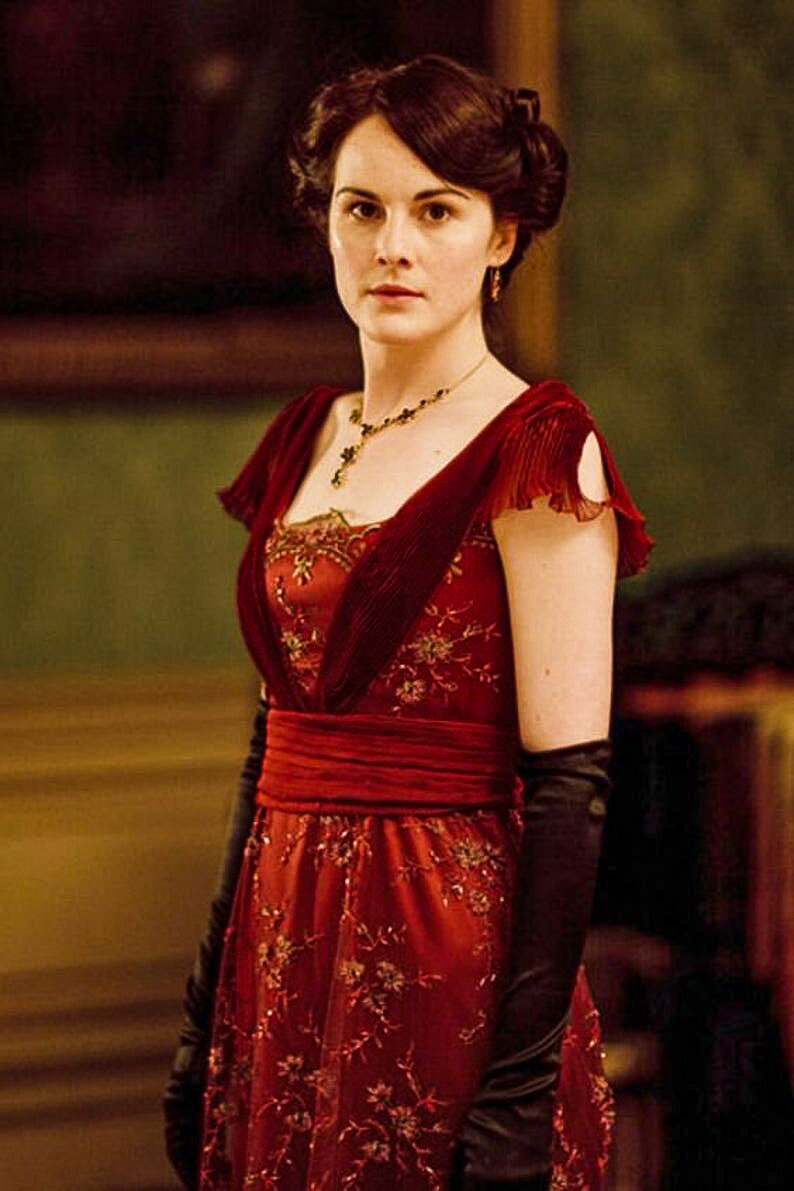 леди Мэри в платье стиля ампир