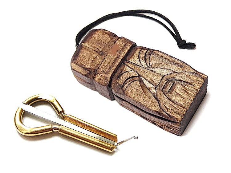 Варган. Имеет множество разновидностей чехлов.