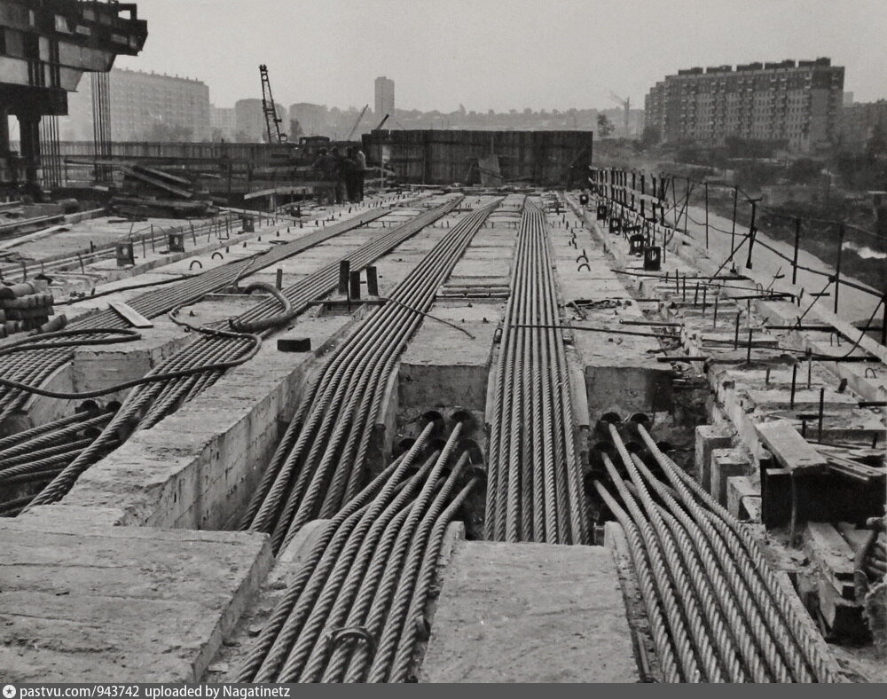 Строительство Нагатинского метромоста, 1968.
