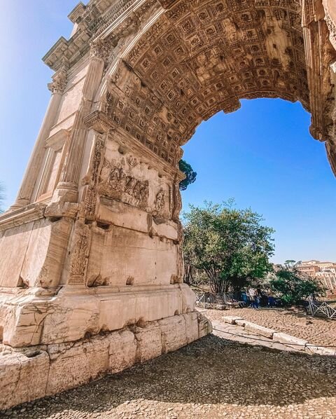 Триумфальная арка Тита (итал. Arco di Tito)