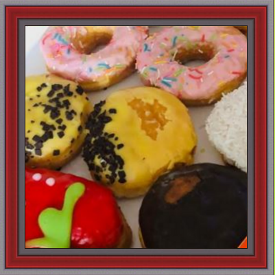 Яркие пончики