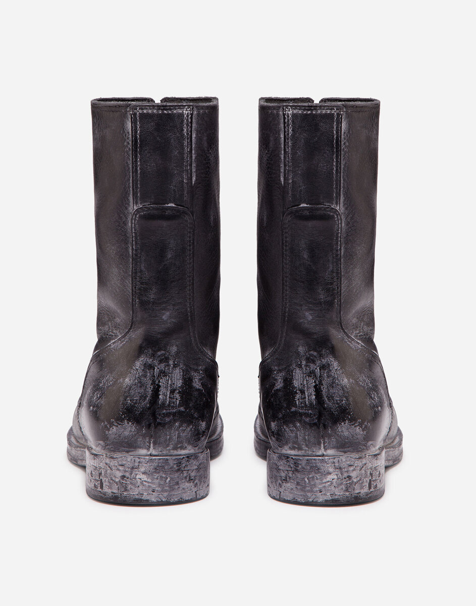 Покажи эти боты другу и спроси - сколько они стоят. Угадает?