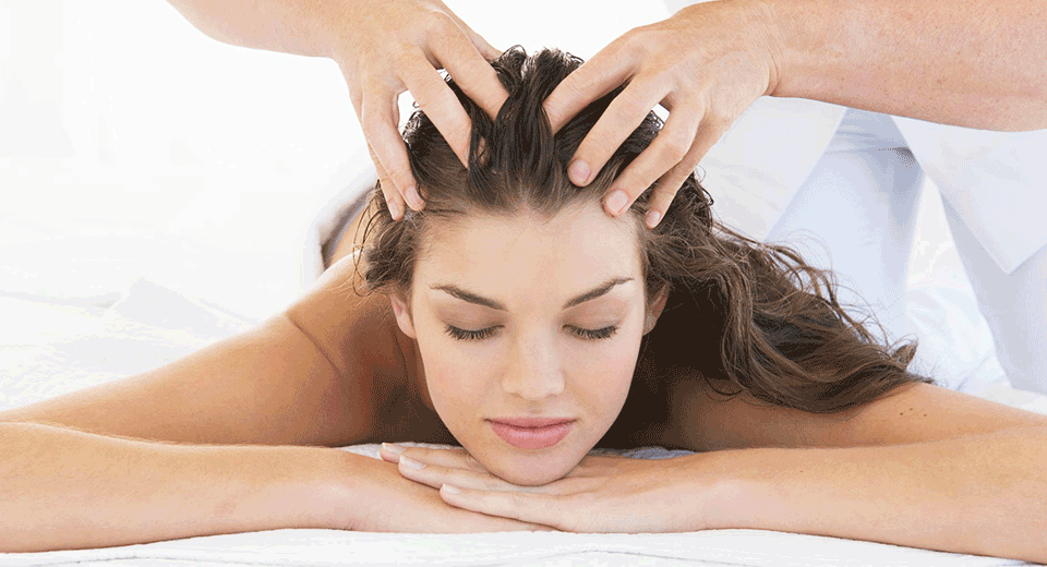 Лучше помочь себе самому, конечно, но куда приятнее если помощь предложит кто-то из близких.