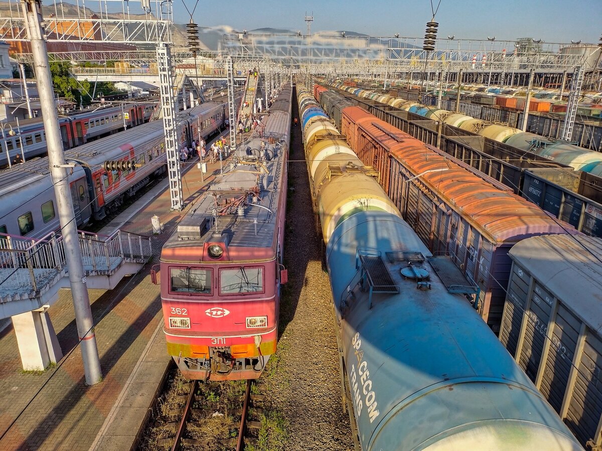 Электровоз ЭП1-362, станция Новороссийск