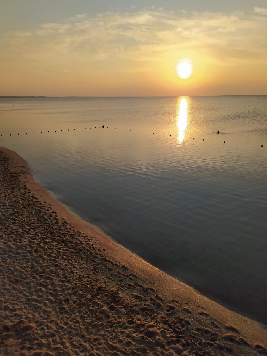 Рассвет со спасательной вышки. 