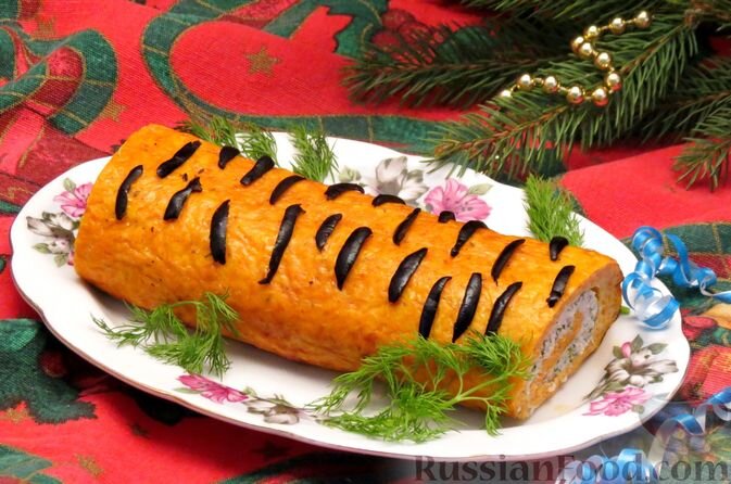 морковь, сыр твёрдый, фарш куриный, яйца, зелень петрушки, зелень укропа, паприка молотая, чеснок сушёный, кориандр молотый, перец молотый, соль, маслины без косточек