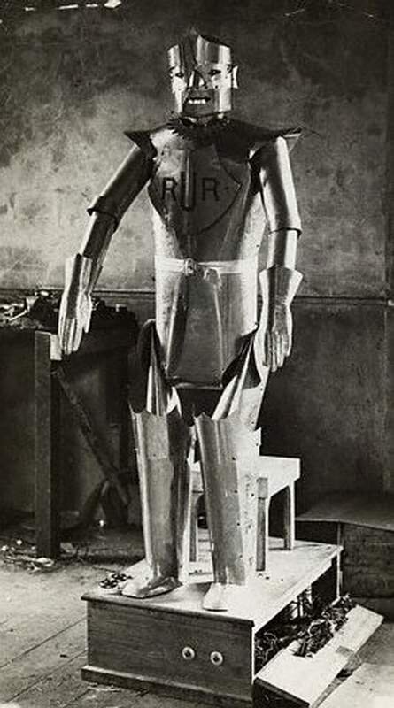 Первые прототипы роботов. Карел Чапек Россумские универсальные роботы. Йозеф Чапек робот. «Россумские универсальные роботы», 1920.