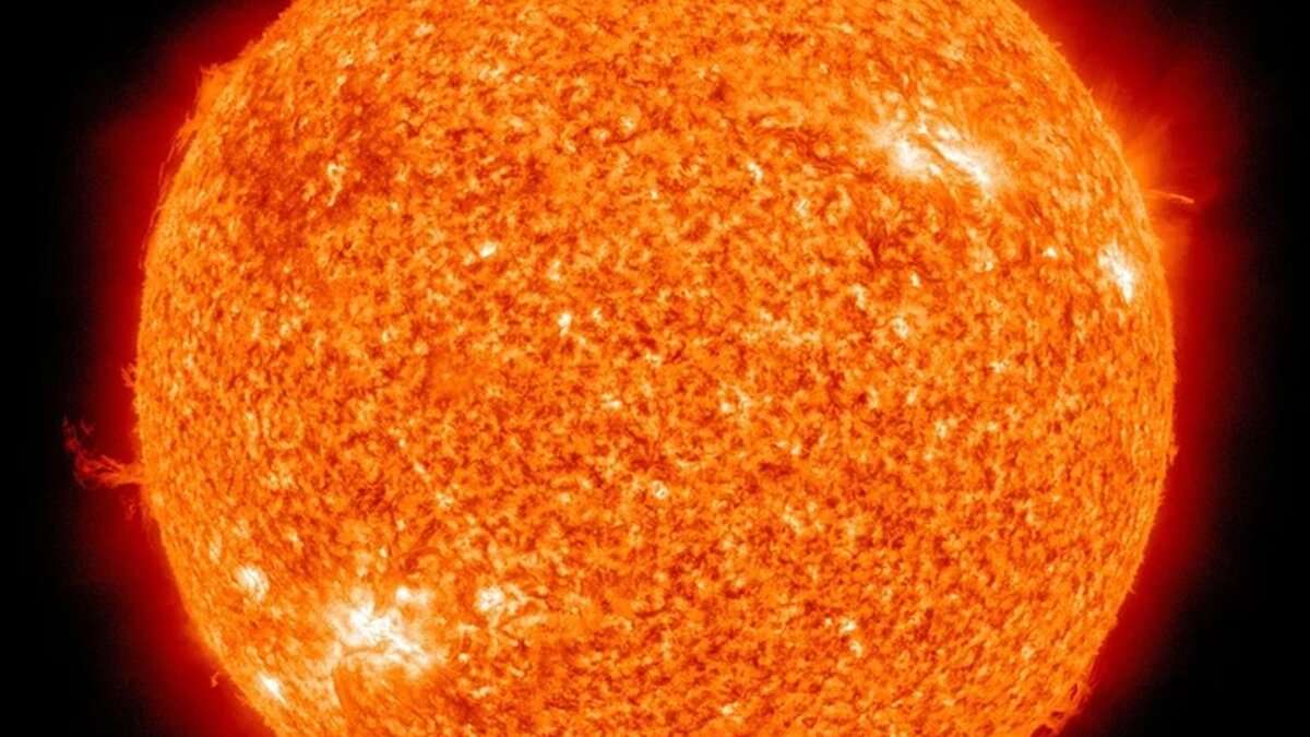 Почему Солнце горит без кислорода: научное объяснение