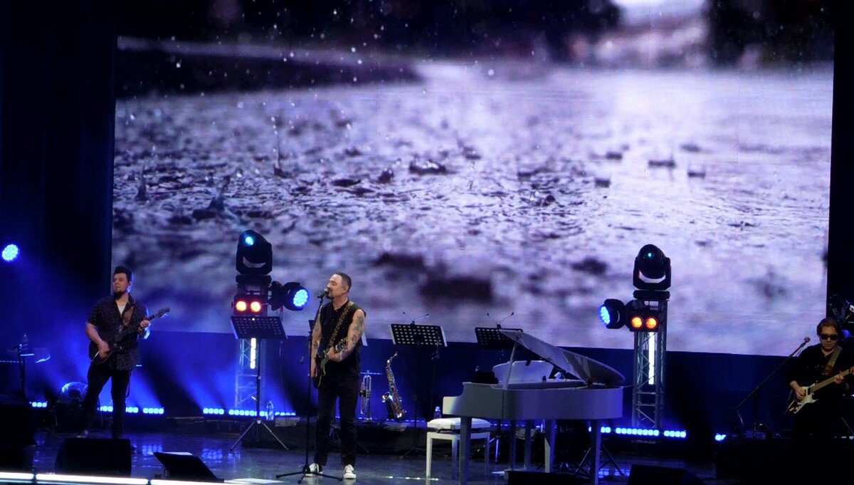 Какой красавец! Дай бог каждому! И талант