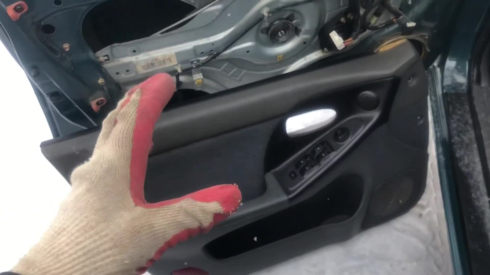 Перетяжка элементов салона под кожу. Продолжение. Дверные карты - Hyundai Elantr