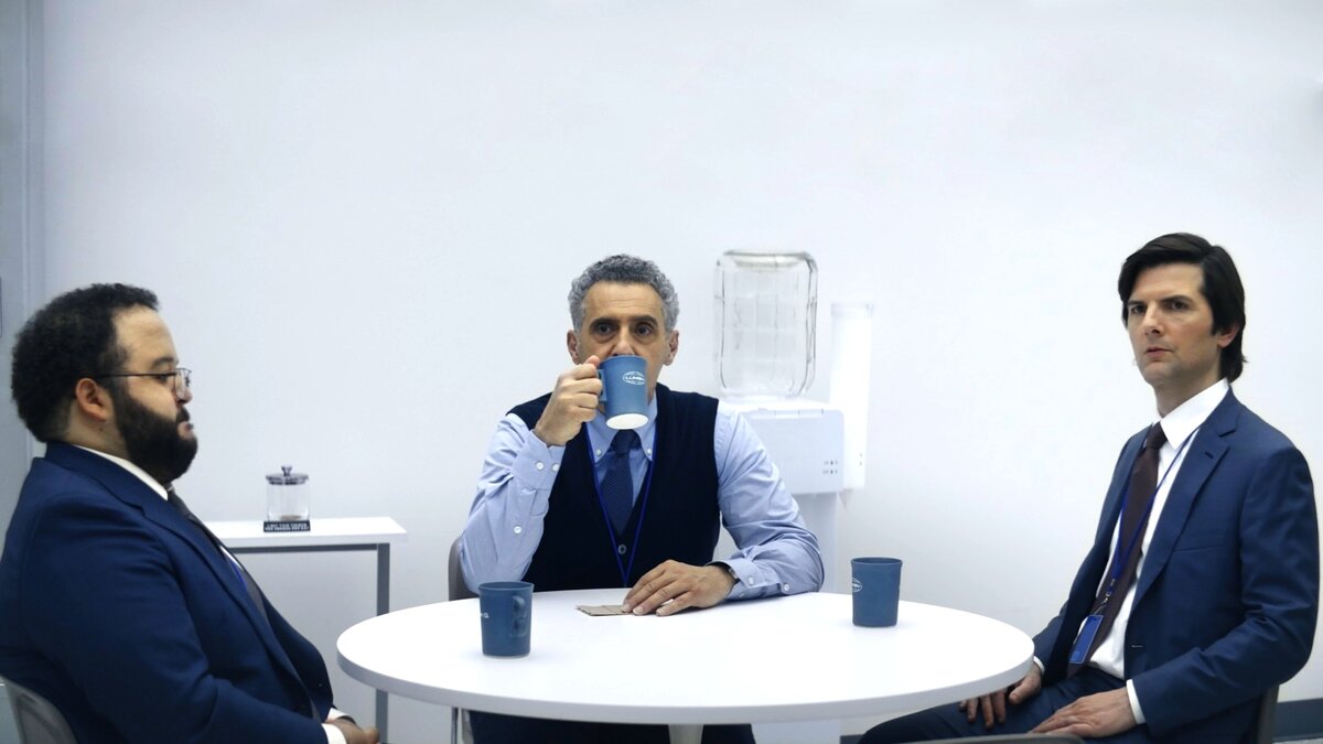 Кадр из сериала "Разделение", 2022 г.