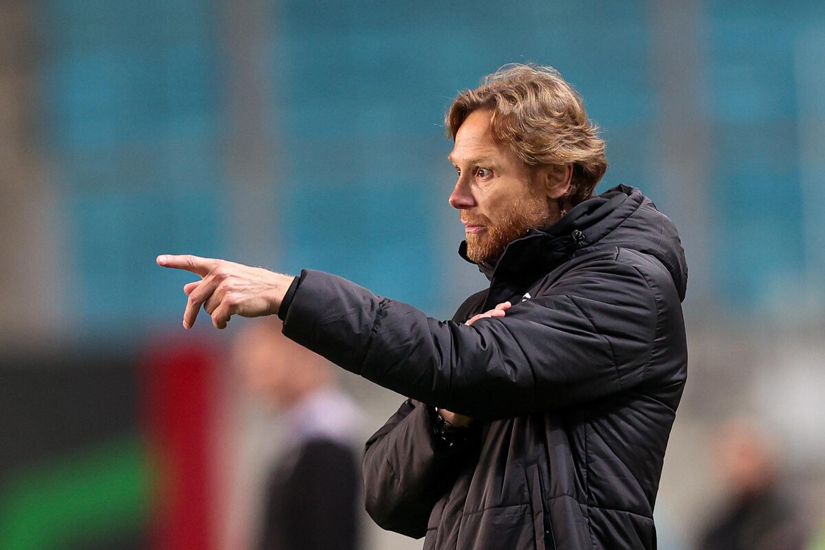 Валерий Карпин