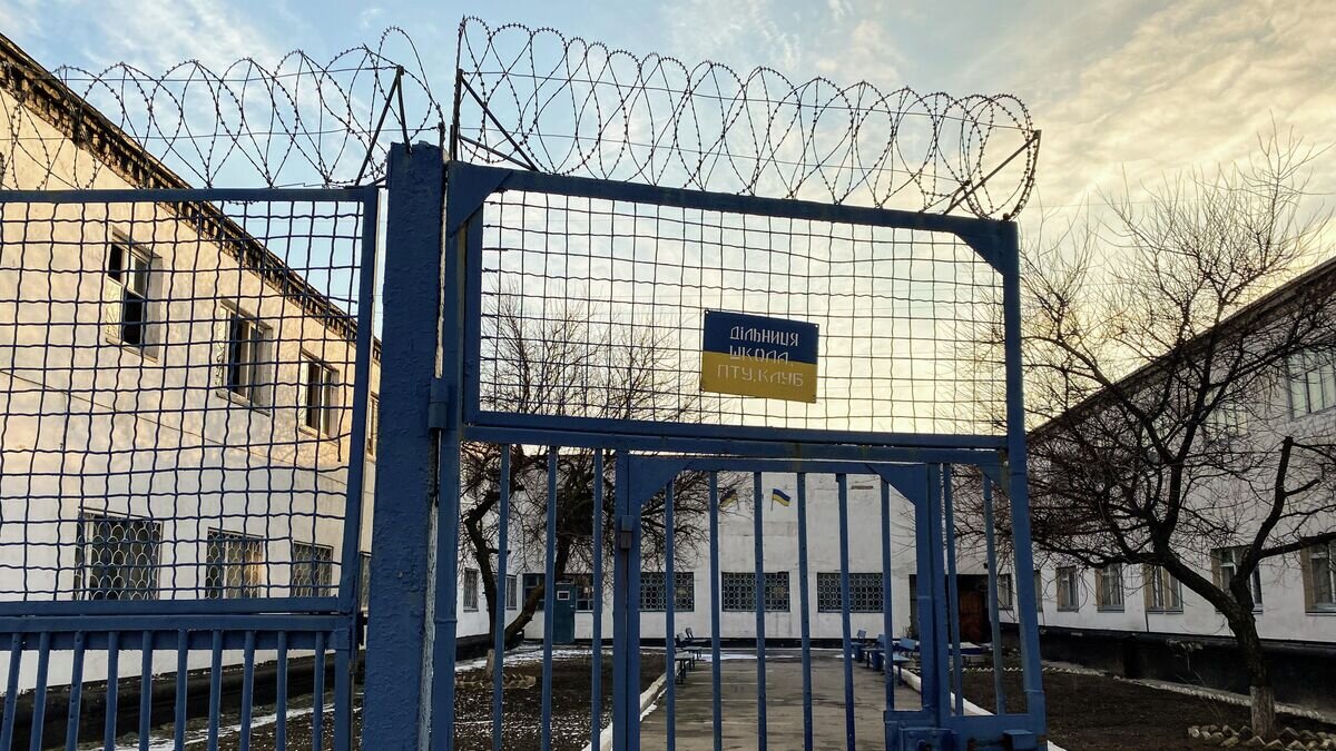    Двор Бердянской исправительной колонии №77© РИА Новости
