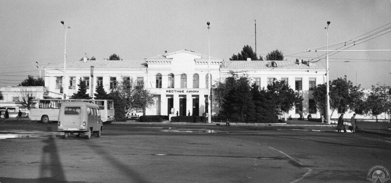 Наглядно о переменах здания. Вот так выглядели Местные воздушные линии…
