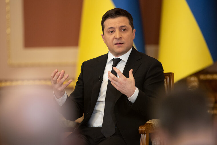   Владимир Зеленский пытается установить диктатуру на Украине, считает Олег Соскин