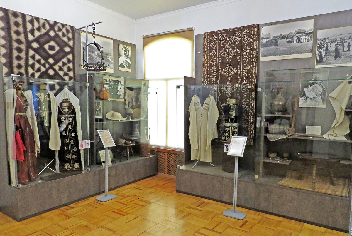 Черкесск, краеведческий музей, экспозиция о карачаевцах