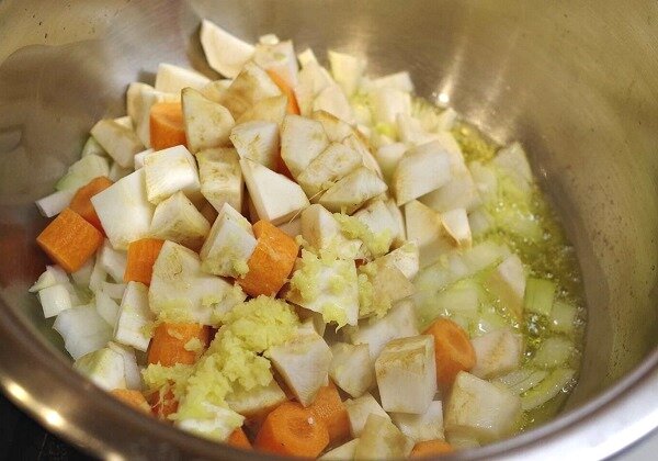 Баварский тыквенный суп — один из моих любимых способов приготовления тыквы. Это действительно вкусно. Хорошо выдержанный, выразительный вкус, обязательно попробуйте!-3