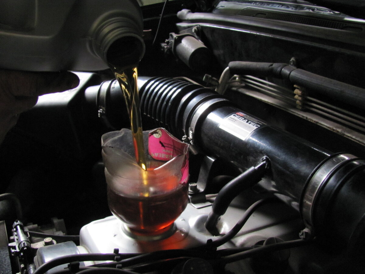 Можно ли использовать автомобильное масло в 4 тактный двигатель