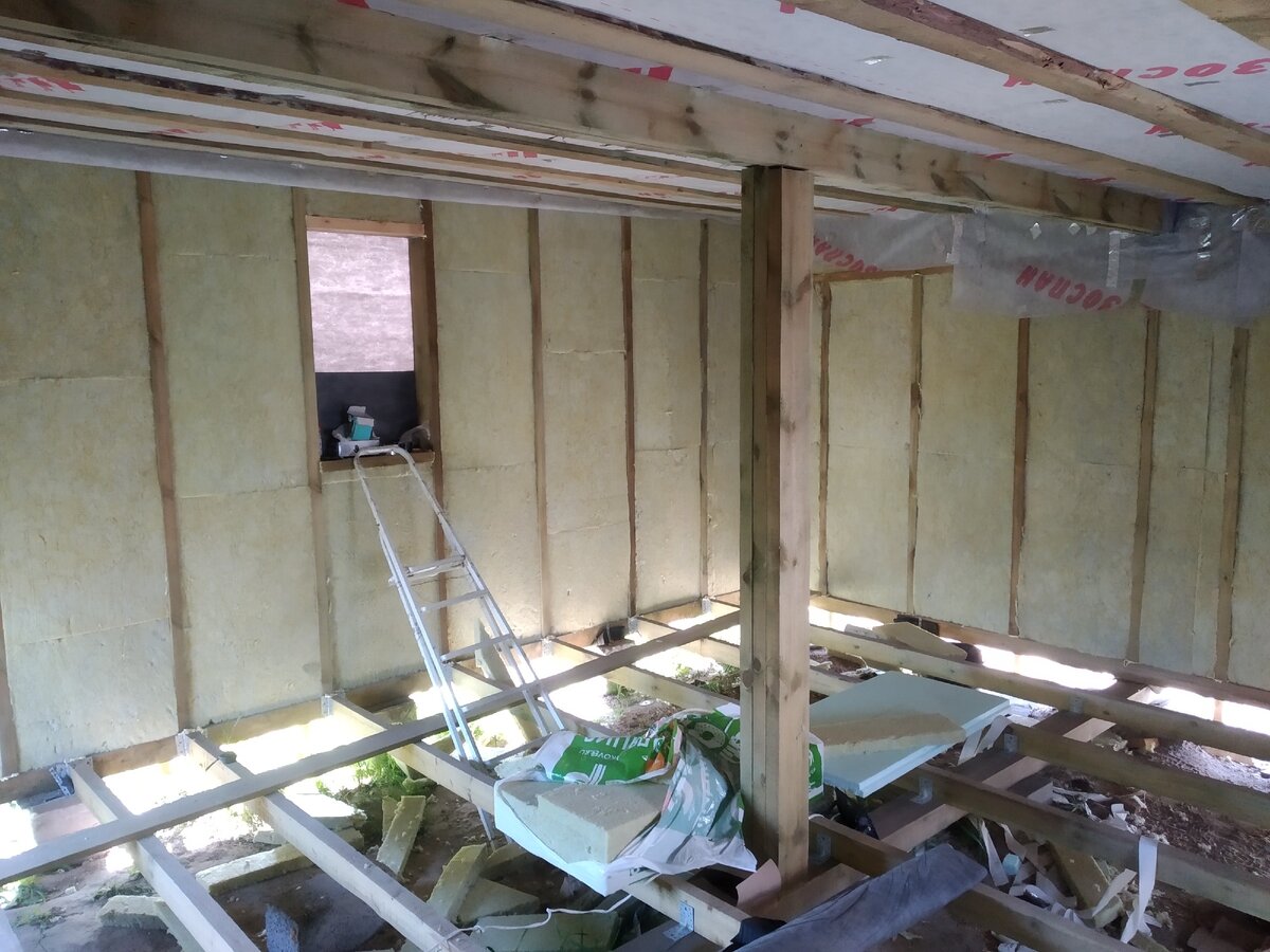 Курятник изнутри