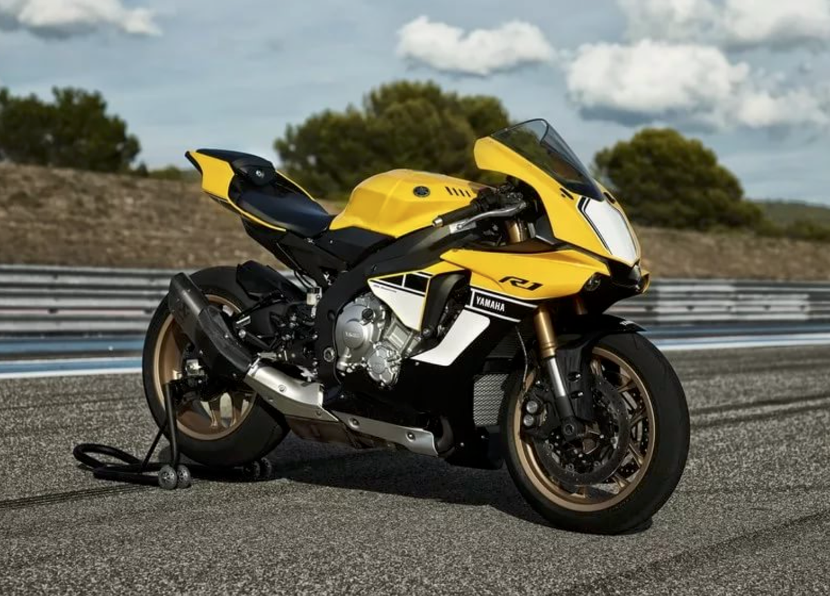 #Yamaha YZF-R1